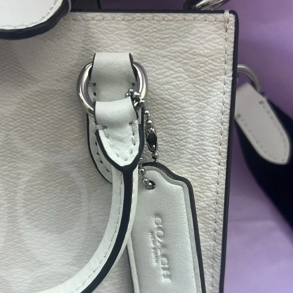 🆕🛍️Coach 🛍️🆕 - Picture 9 of 17